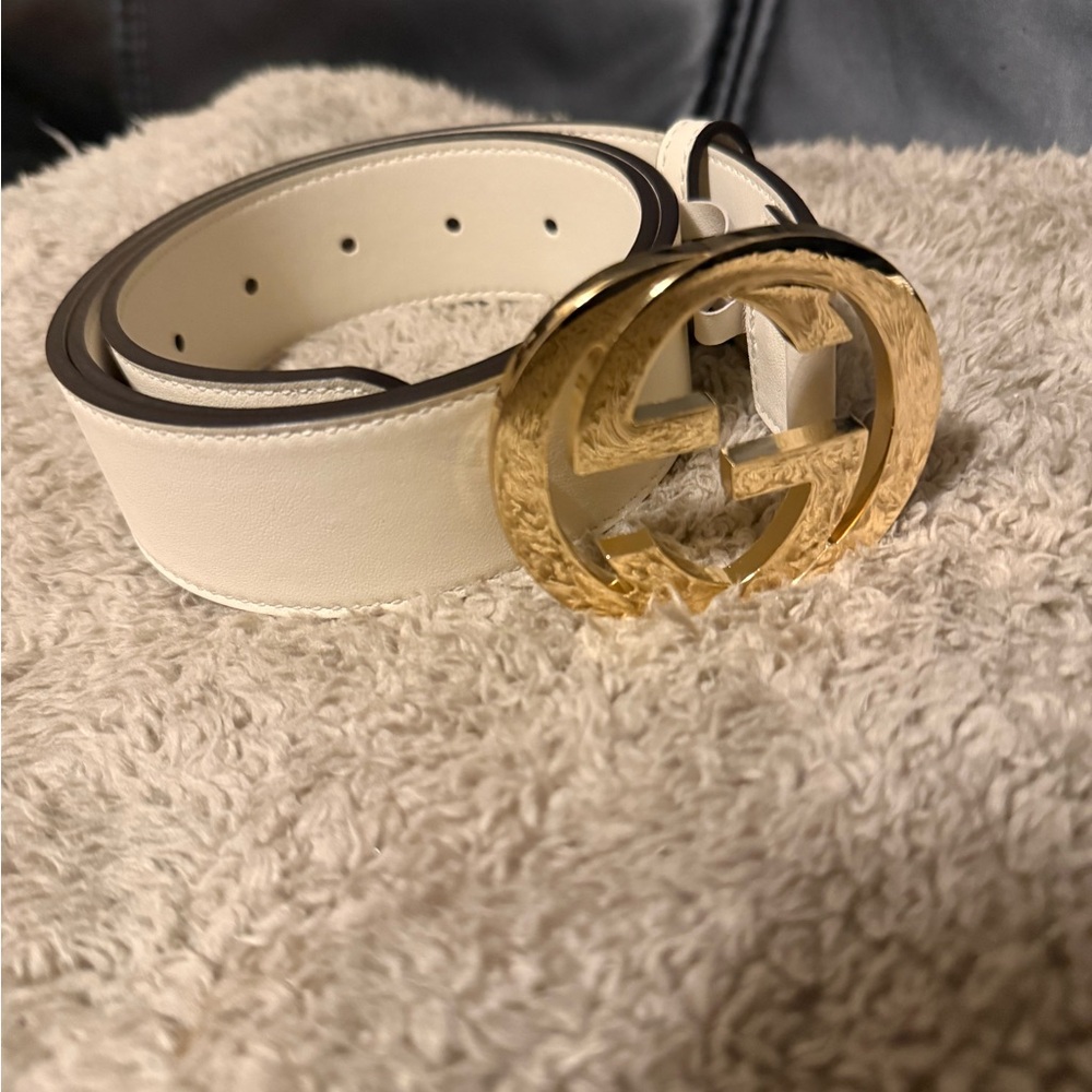 Gucci White and Gold belt